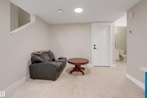 22916 95 Avenue, Edmonton, AB - Indoor Photo Showing Other Room