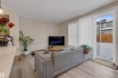 22916 95 Avenue, Edmonton, AB  - Indoor Photo Showing Living Room 