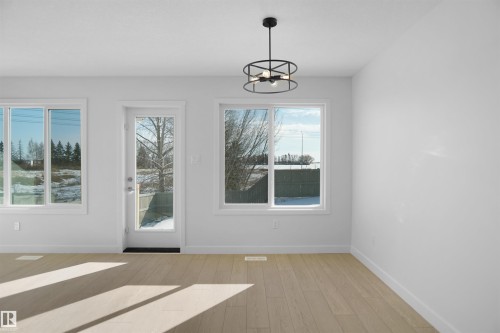 8891 Carson Way, Edmonton, AB - Indoor Photo Showing Other Room