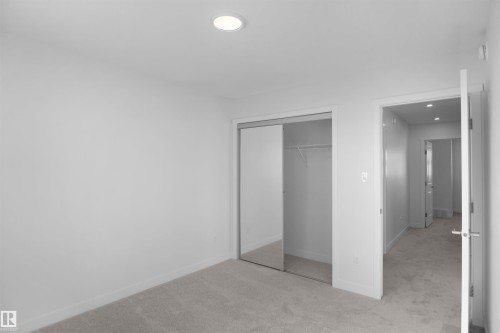 8891 Carson Way, Edmonton, AB - Indoor Photo Showing Other Room
