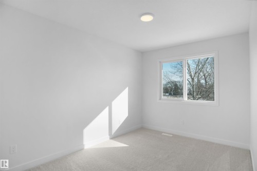 8891 Carson Way, Edmonton, AB - Indoor Photo Showing Other Room