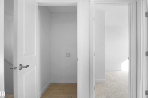8891 Carson Way, Edmonton, AB - Indoor Photo Showing Other Room