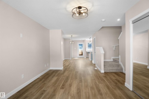 19453 22 Avenue, Edmonton, AB - Indoor Photo Showing Other Room