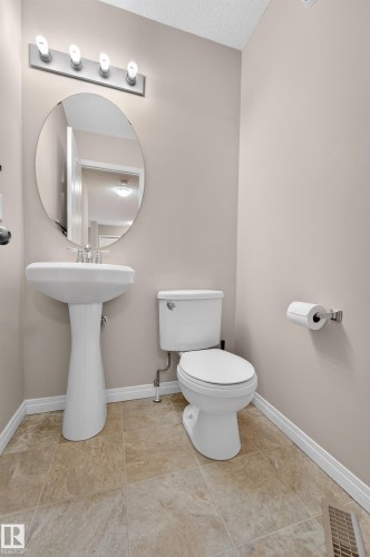 1731 55 Street, Edmonton, AB - Indoor Photo Showing Bathroom