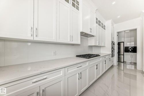 340 33 Ave, Edmonton, AB - Indoor Photo Showing Kitchen With Upgraded Kitchen