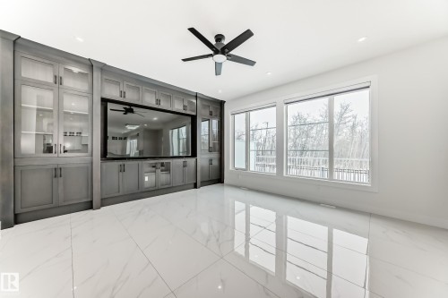 340 33 Ave, Edmonton, AB - Indoor Photo Showing Other Room