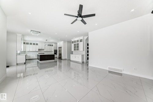 340 33 Ave, Edmonton, AB - Indoor Photo Showing Other Room