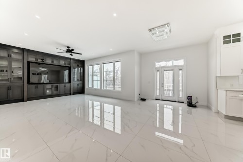 340 33 Ave, Edmonton, AB - Indoor Photo Showing Other Room