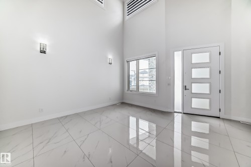 340 33 Ave, Edmonton, AB - Indoor Photo Showing Other Room