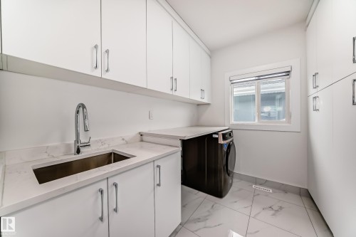 340 33 Ave, Edmonton, AB - Indoor Photo Showing Laundry Room