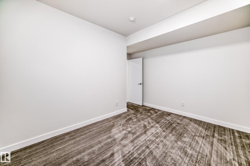 340 33 Ave, Edmonton, AB - Indoor Photo Showing Other Room
