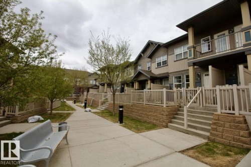 33 4029 Orchards Drive, Edmonton, AB - Outdoor