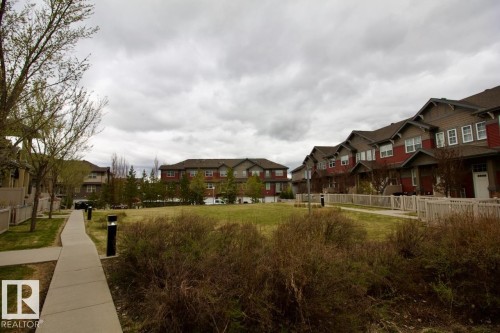 33 4029 Orchards Drive, Edmonton, AB - Outdoor