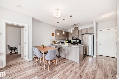 208 812 Welsh Drive, Edmonton, AB - Indoor