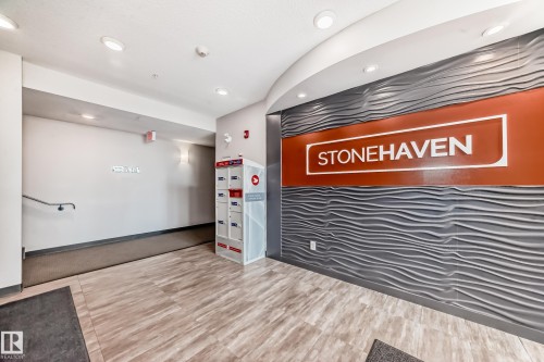 208 812 Welsh Drive, Edmonton, AB - Indoor Photo Showing Other Room