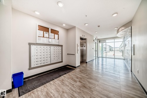 208 812 Welsh Drive, Edmonton, AB - Indoor Photo Showing Other Room