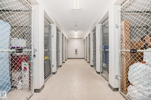 208 812 Welsh Drive, Edmonton, AB - Indoor Photo Showing Other Room