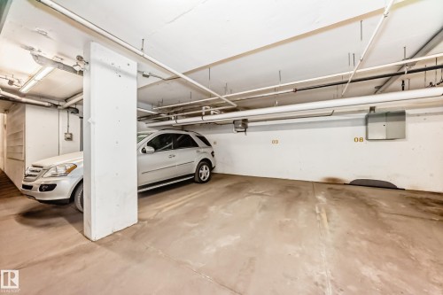 208 812 Welsh Drive, Edmonton, AB - Indoor Photo Showing Garage