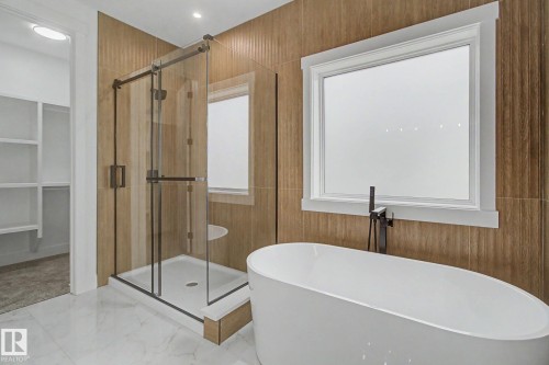 3287 Chernowski Way, Edmonton, AB - Indoor Photo Showing Bathroom