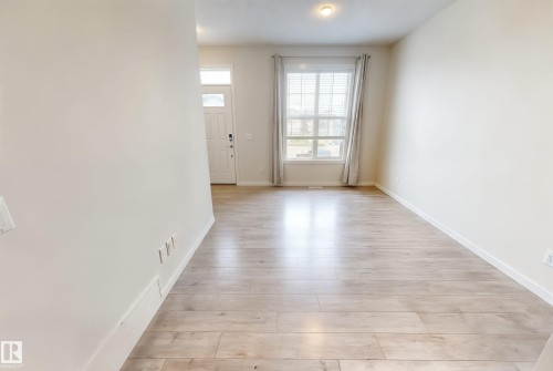 2093 Maple Road, Edmonton, AB - Indoor Photo Showing Other Room