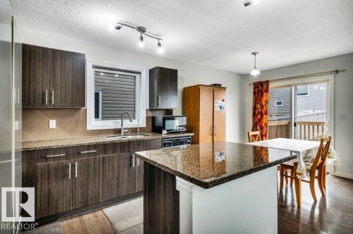2813 18A Avenue, Edmonton, AB 