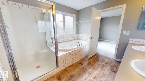 5159 Crabapple Link Sw, Edmonton, AB - Indoor Photo Showing Bathroom