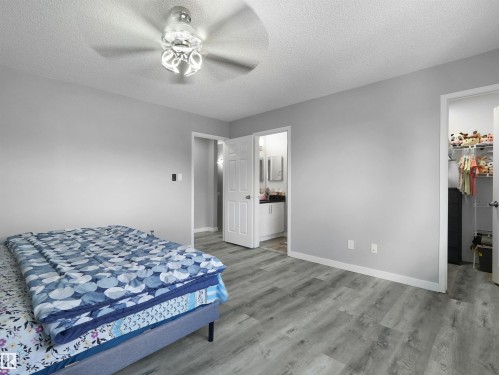25 501 Youville Drive E, Edmonton, AB - Indoor Photo Showing Bedroom