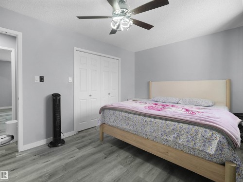 25 501 Youville Drive E, Edmonton, AB - Indoor Photo Showing Bedroom