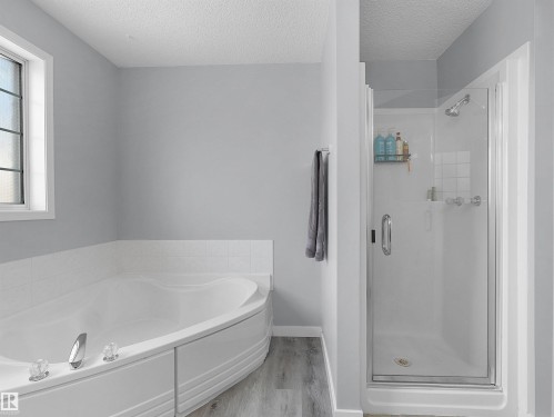 25 501 Youville Drive E, Edmonton, AB - Indoor Photo Showing Bathroom