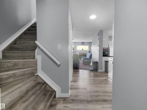 25 501 Youville Drive E, Edmonton, AB - Indoor Photo Showing Other Room