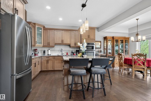 1 1030 Connelly Way, Edmonton, AB - Indoor Photo Showing Kitchen With Stainless Steel Kitchen