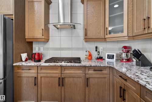 1 1030 Connelly Way, Edmonton, AB - Indoor Photo Showing Kitchen With Upgraded Kitchen