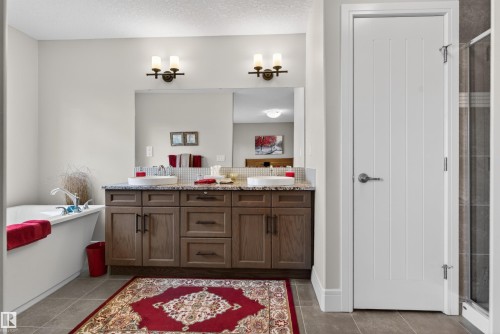 1 1030 Connelly Way, Edmonton, AB - Indoor