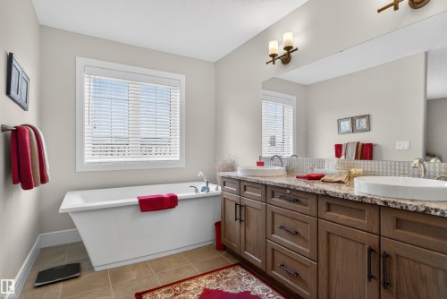 1 1030 Connelly Way, Edmonton, AB - Indoor Photo Showing Bathroom