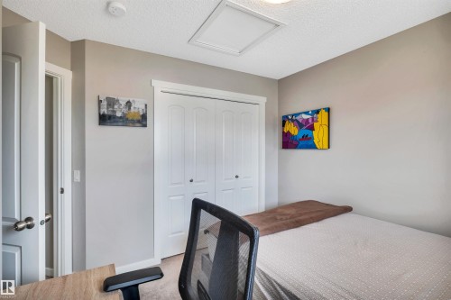 2565 Coughlan Road, Edmonton, AB - Indoor Photo Showing Bedroom
