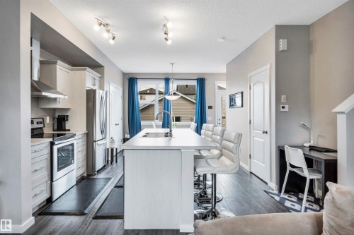 2565 Coughlan Road, Edmonton, AB - Indoor Photo Showing Kitchen