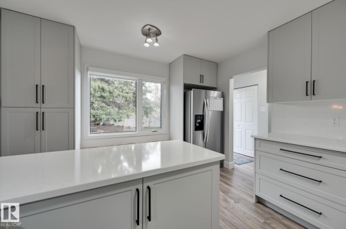 13 Clearwater, Devon, AB - Indoor Photo Showing Kitchen