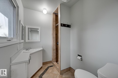 13 Clearwater, Devon, AB - Indoor Photo Showing Bathroom