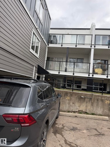 7 11008 124 Street, Edmonton, AB - Outdoor
