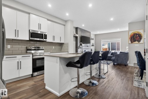 262 Rolston Wynd, Leduc, AB - Indoor Photo Showing Kitchen With Upgraded Kitchen