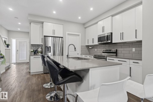 262 Rolston Wynd, Leduc, AB - Indoor Photo Showing Kitchen With Double Sink With Upgraded Kitchen
