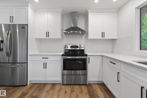 3232 145 Avenue, Edmonton, AB - Indoor Photo Showing Kitchen