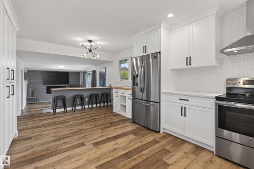 3232 145 Avenue, Edmonton, AB - Indoor Photo Showing Kitchen