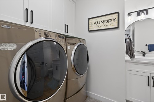 3232 145 Avenue, Edmonton, AB - Indoor Photo Showing Laundry Room