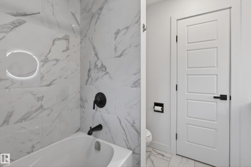 3232 145 Avenue, Edmonton, AB - Indoor Photo Showing Bathroom
