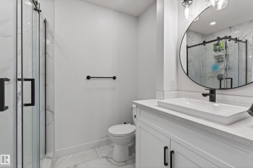 3232 145 Avenue, Edmonton, AB - Indoor Photo Showing Bathroom