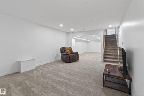 3232 145 Avenue, Edmonton, AB - Indoor