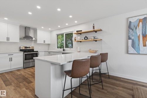 3232 145 Avenue, Edmonton, AB - Indoor Photo Showing Kitchen With Upgraded Kitchen