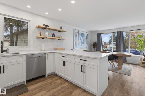 3232 145 Avenue, Edmonton, AB - Indoor Photo Showing Kitchen