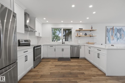 3232 145 Avenue, Edmonton, AB - Indoor Photo Showing Kitchen With Upgraded Kitchen